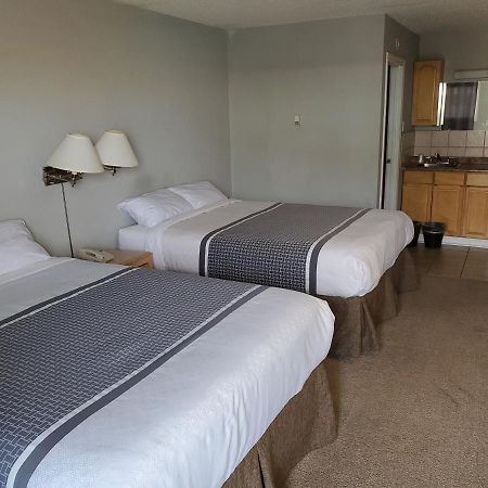 Wild Rose Country Inn Grande Prairie Kültér fotó
